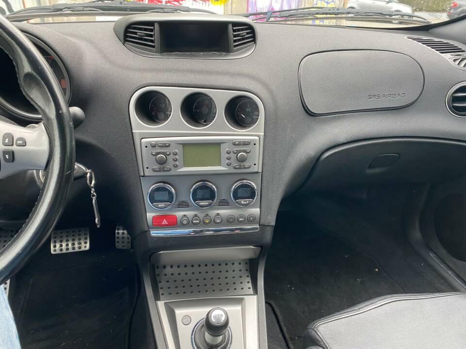 Immagine 8/13 di Alfa Romeo 156 3.2 V6 GTA Sportwagon (2004)