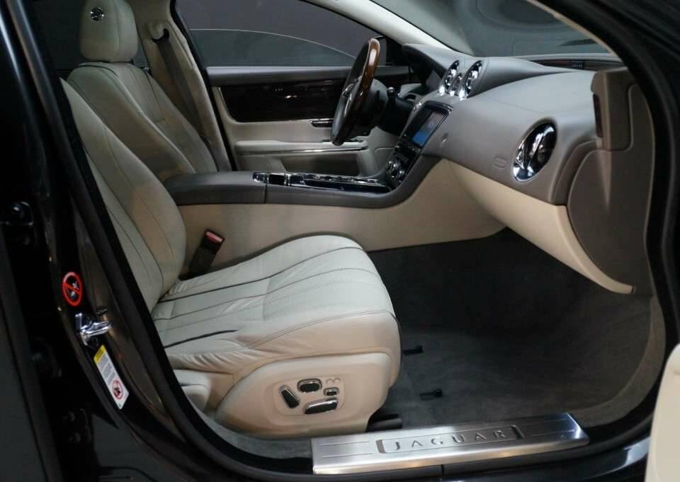 Imagen 31/32 de Jaguar XJ 5.0 (2011)