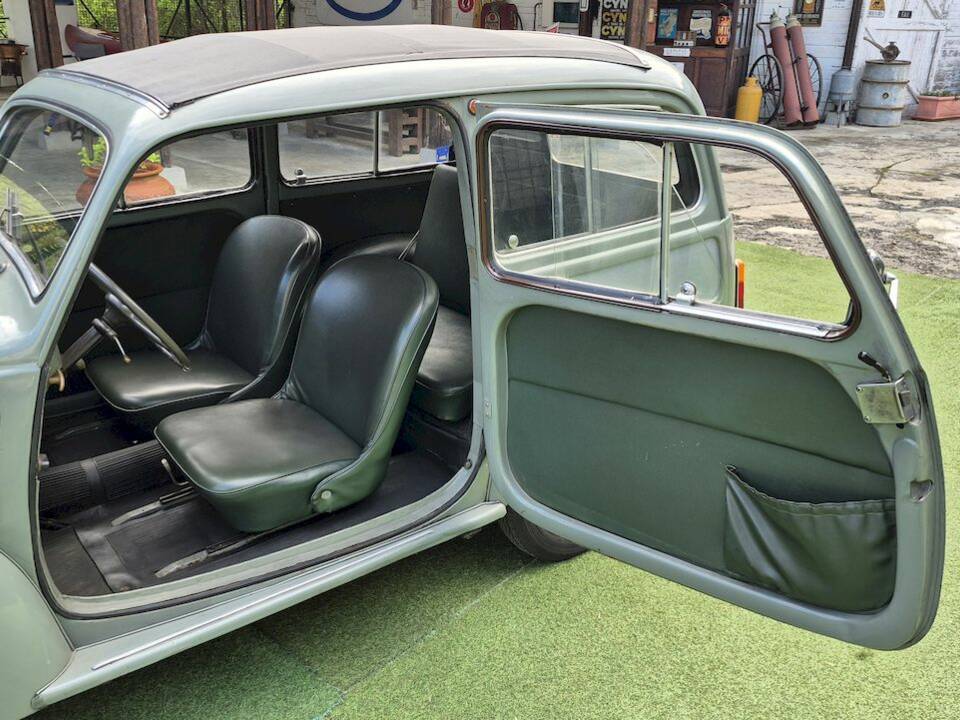 Image 29/60 of FIAT 500 C Belvedere (1954)