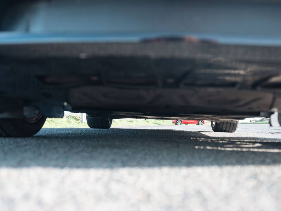 Image 26/50 of Porsche 911 Carrera 4 (2001)