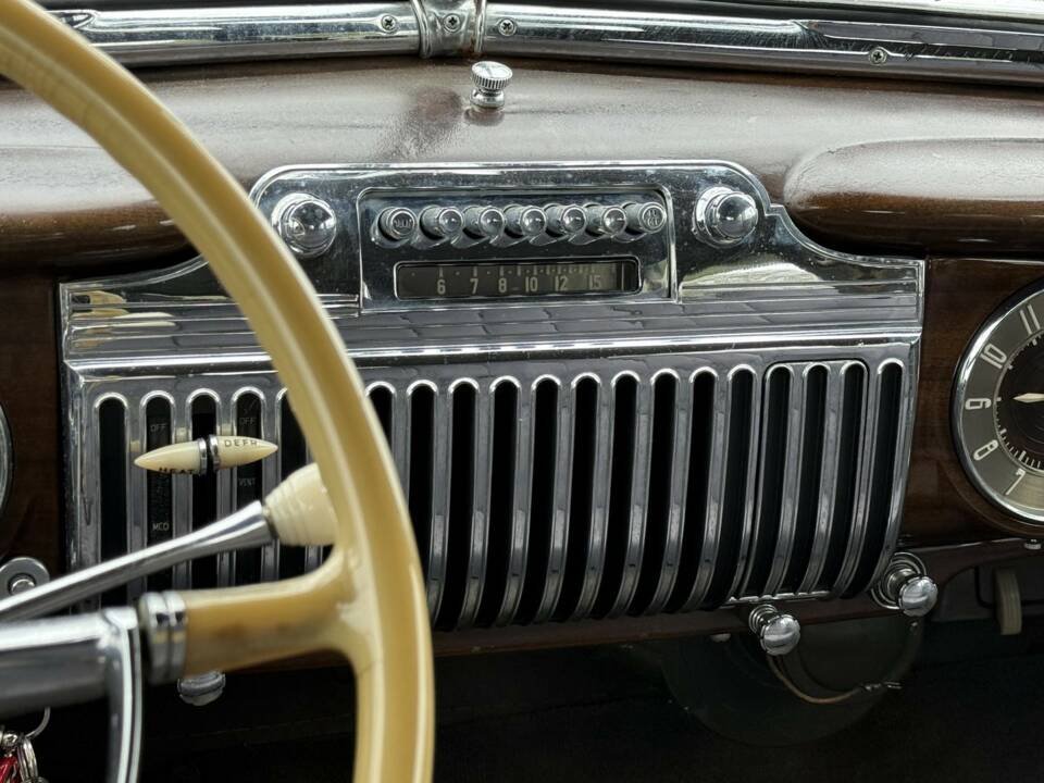 Image 22/24 of Cadillac de Ville Touring Sedan (1947)