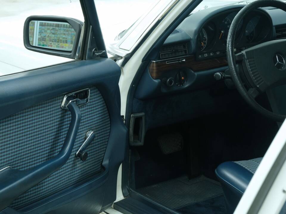 Image 21/50 de Mercedes-Benz 280 SEL (1978)