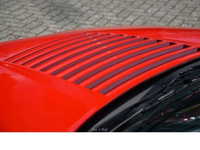 Image 19/22 of Alfa Romeo SZ (1991)