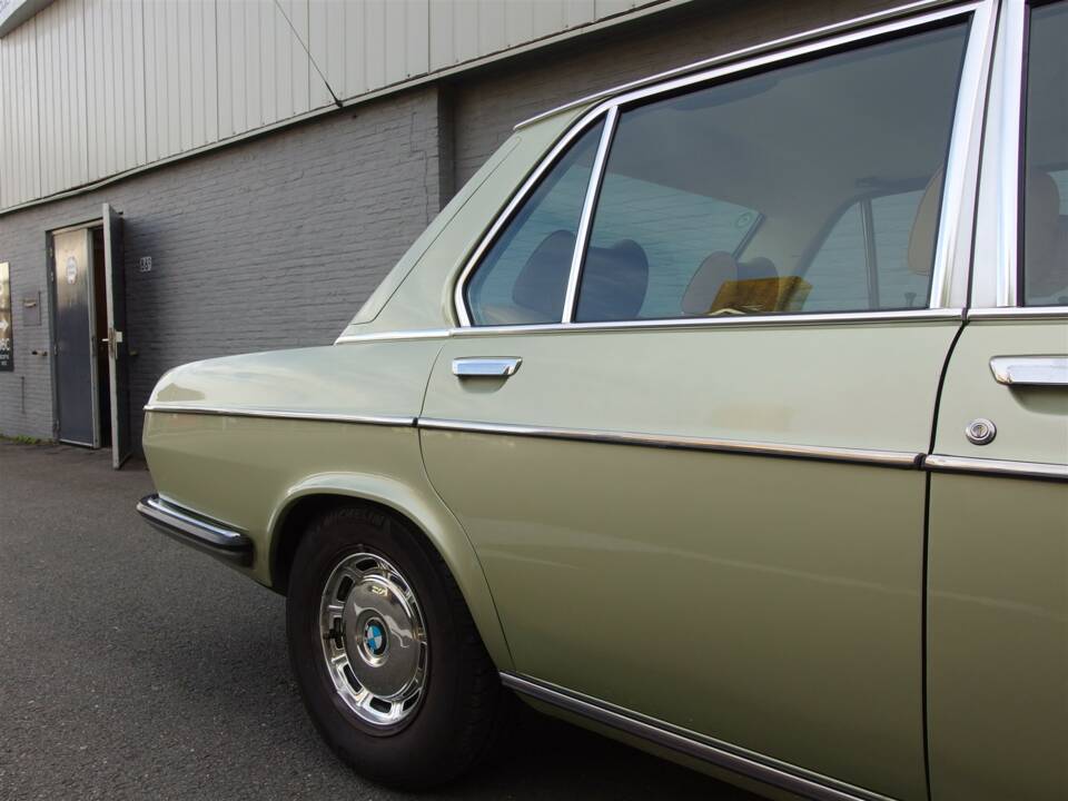 Image 28/95 de BMW 2500 (1977)