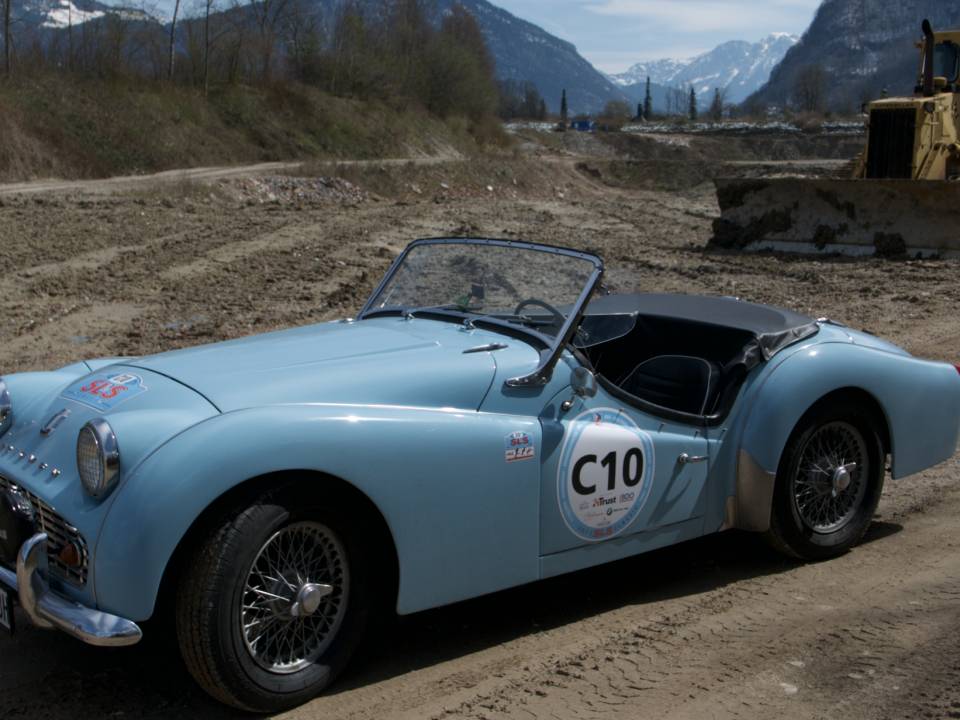 Image 5/42 of Triumph TR 3A (1960)