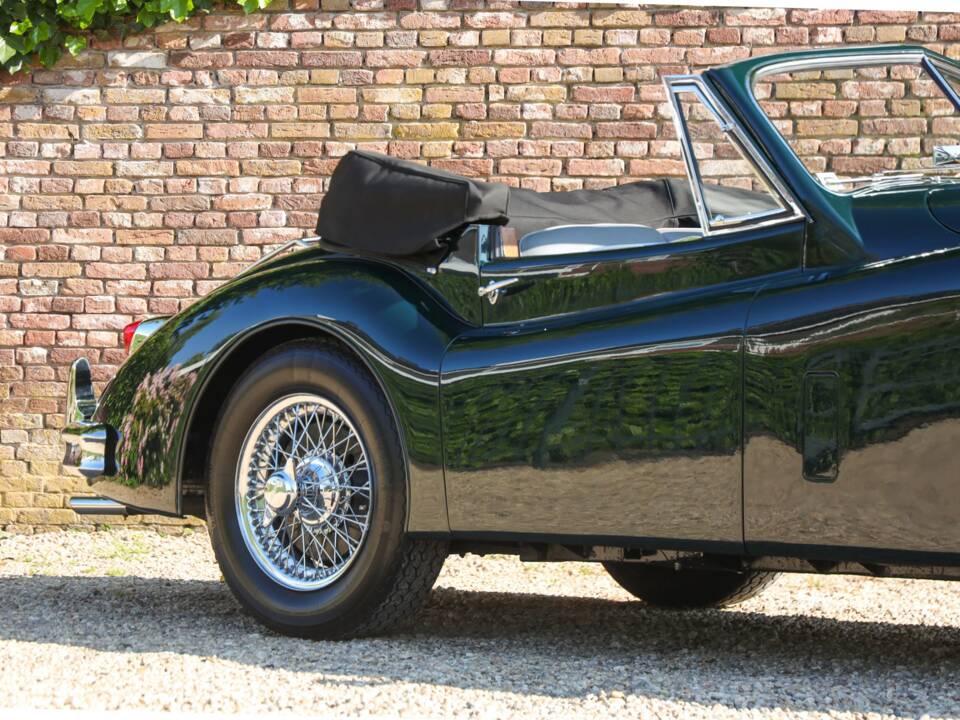 Afbeelding 36/50 van Jaguar XK 140 SE DHC (1957)