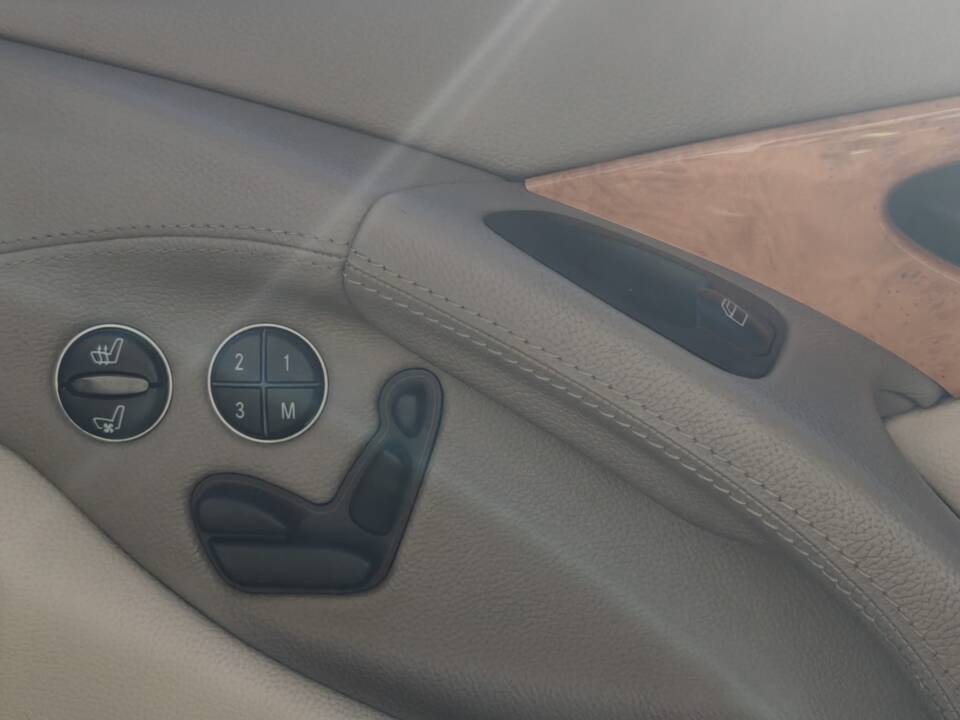 Image 12/16 of Mercedes-Benz SL 500 (2002)
