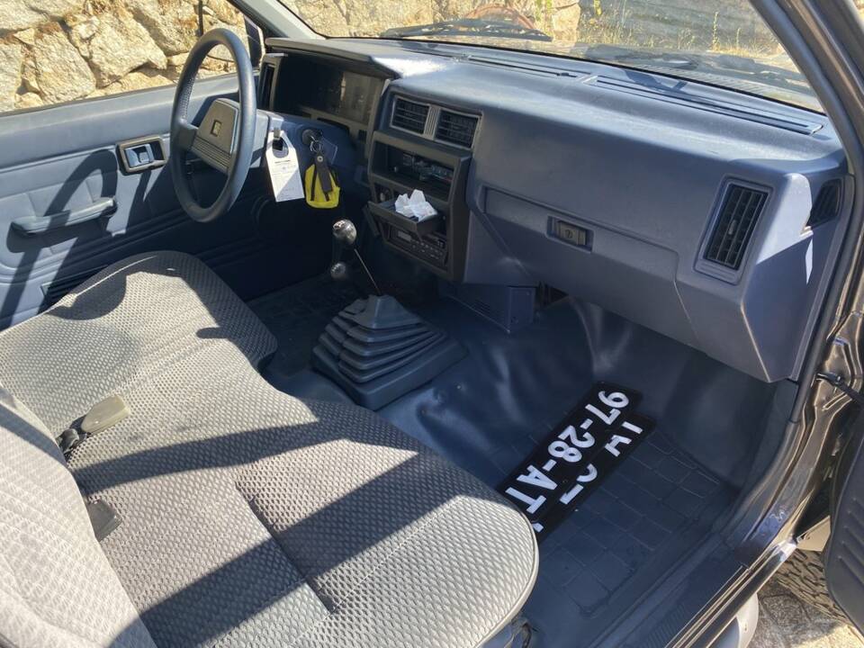 Immagine 2/8 di Nissan King Cab (1992)