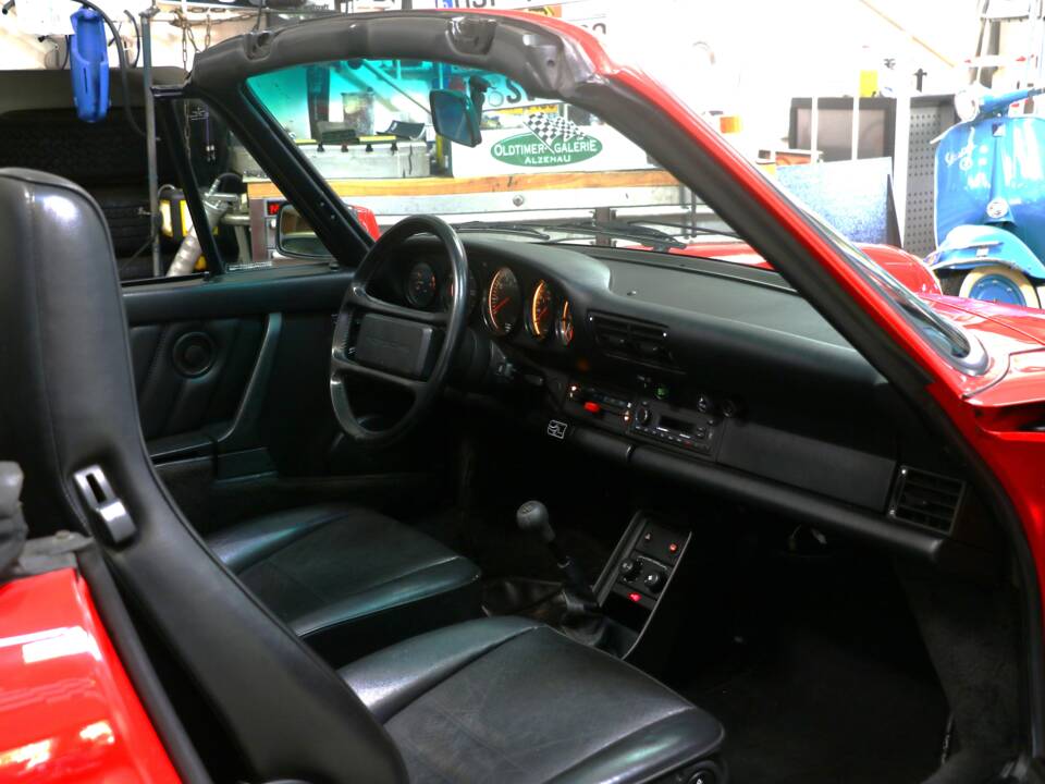 Image 24/47 of Porsche 911 Carrera 3.2 (1989)