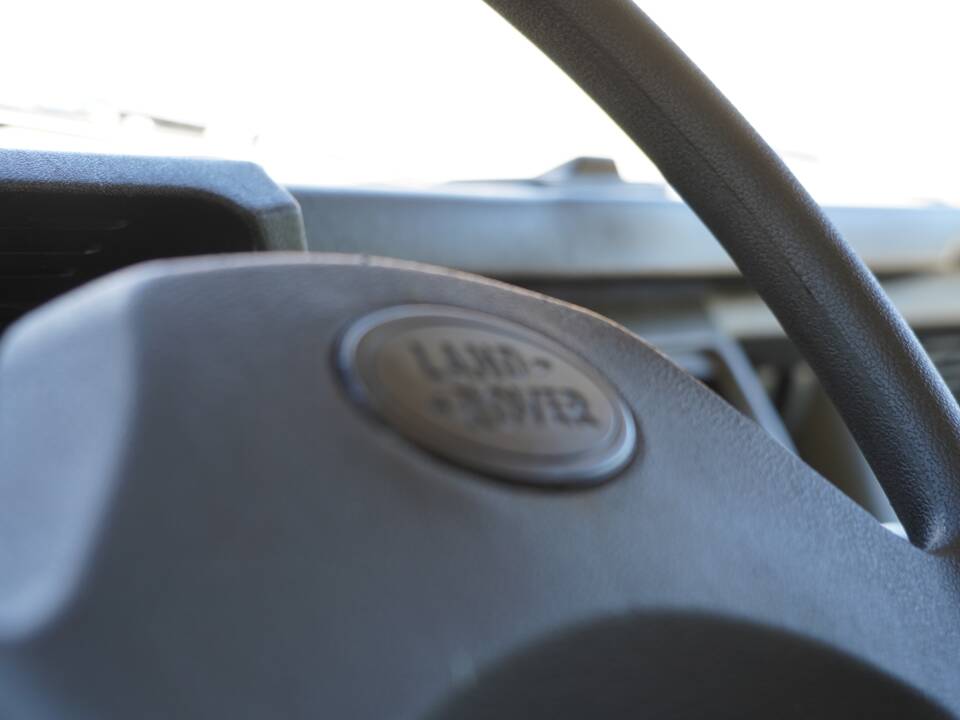 Image 32/64 of Land Rover Defender 90 Td5 (1999)