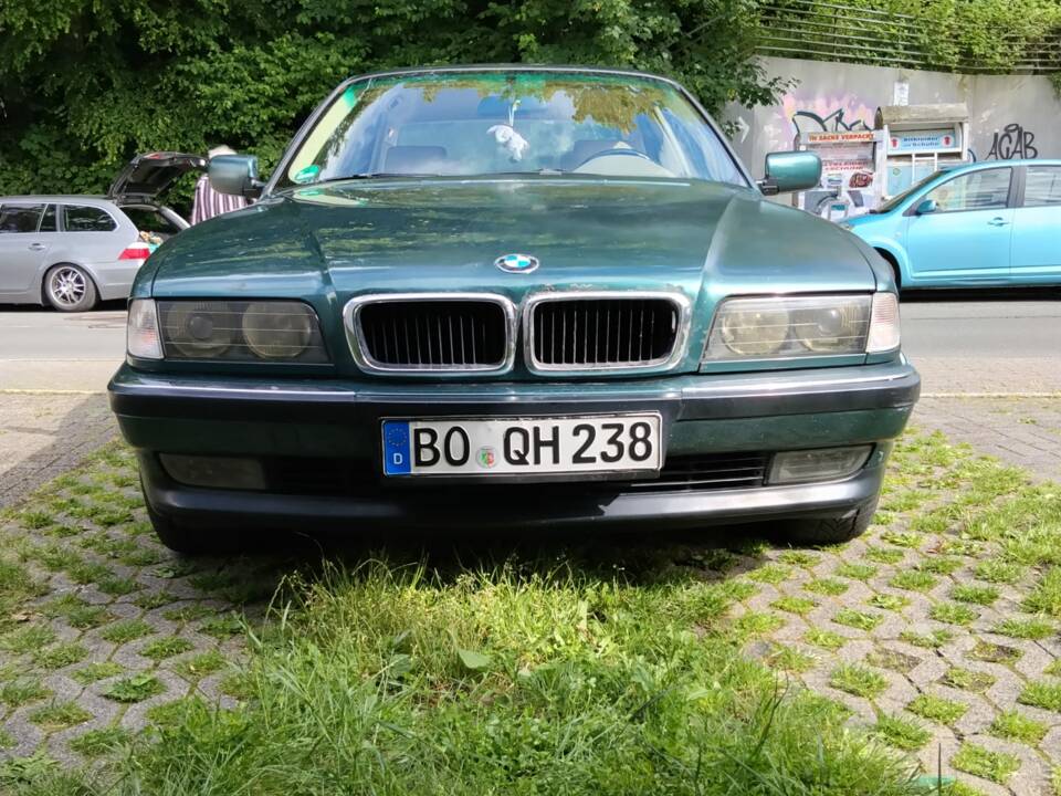 Afbeelding 1/7 van BMW 730i (1995)
