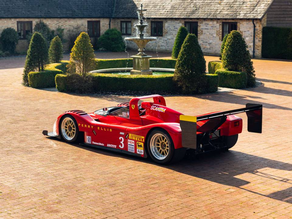 Image 17/20 de Ferrari 333 SP (1994)