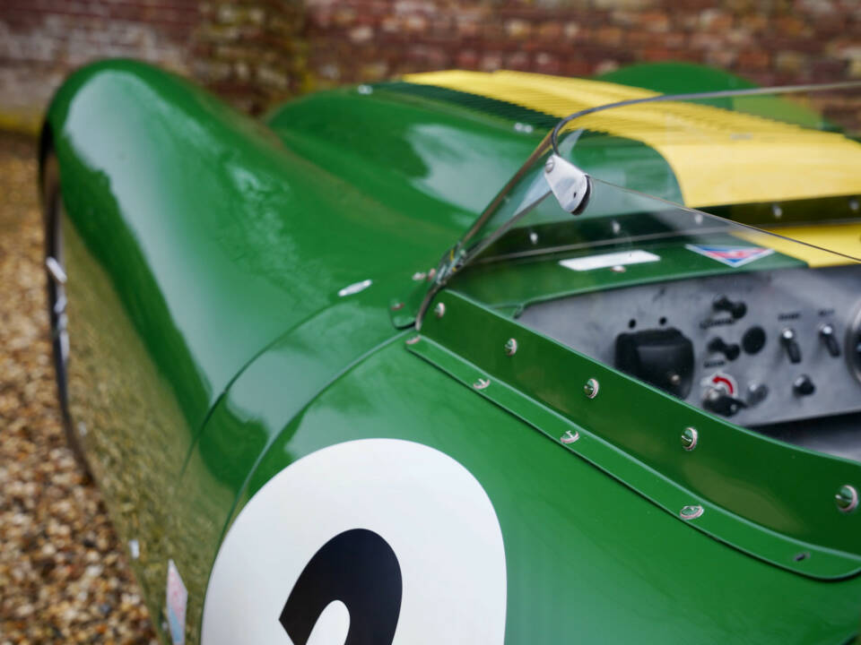 Image 41/50 of Lister Knobbly (1959)