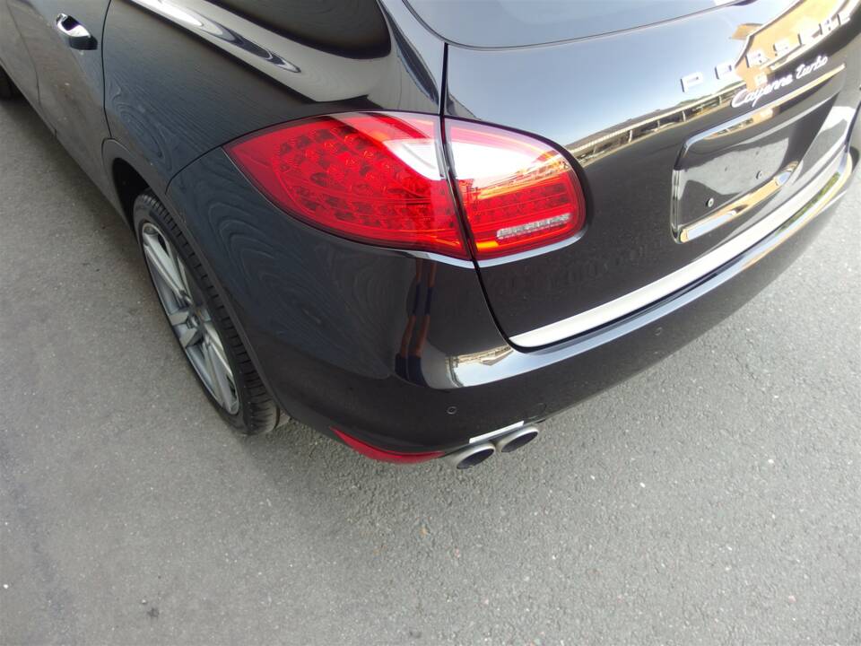 Bild 36/98 von Porsche Cayenne Turbo (2010)