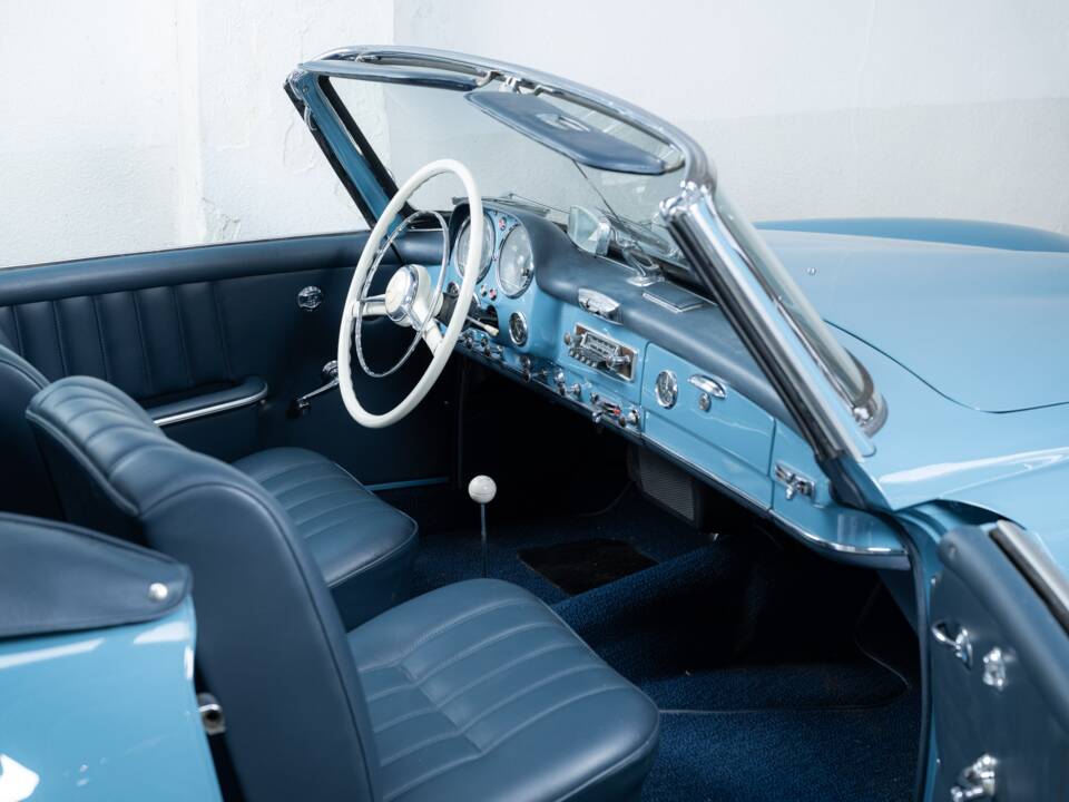 Image 11/40 of Mercedes-Benz 190 SL (1962)
