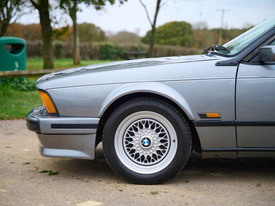 Image 38/50 of BMW M 635 CSi (1989)