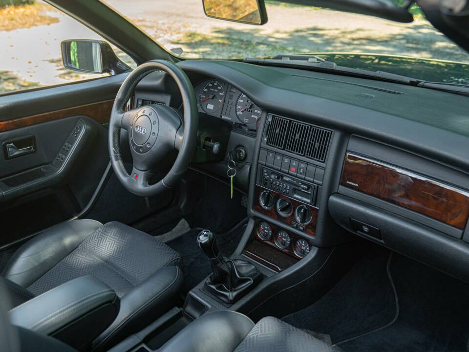 Afbeelding 38/50 van Audi Cabriolet 2.0 E (1997)