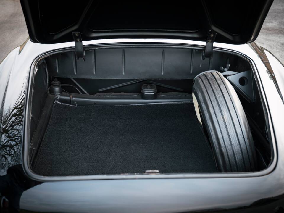 Image 16/22 of Mercedes-Benz 190 SL (1963)