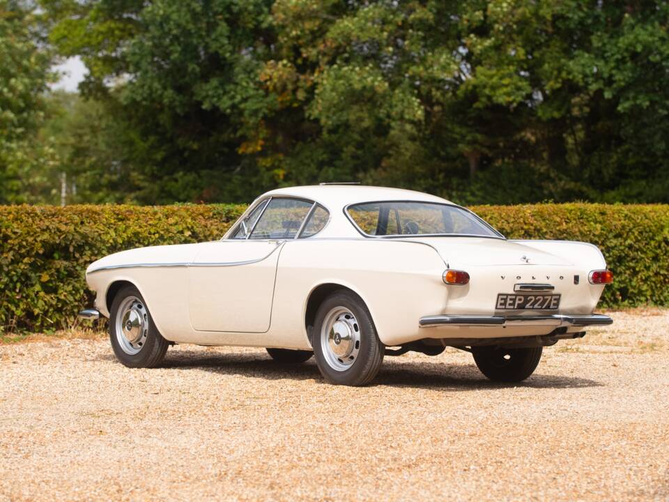 Image 7/50 of Volvo 1800 S (1966)