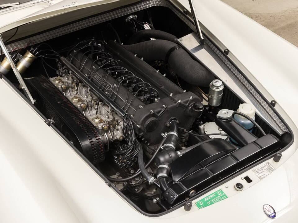 Image 34/39 of Maserati 3500 GT Touring (1961)
