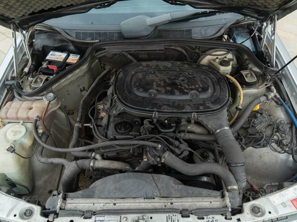 Image 46/50 of Mercedes-Benz 190 E 1.8 (1991)