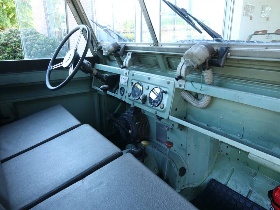 Image 47/50 of Land Rover 88 (1965)