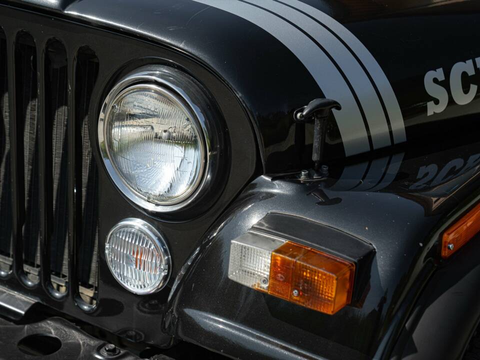 Image 17/50 of Jeep CJ-8 (1984)