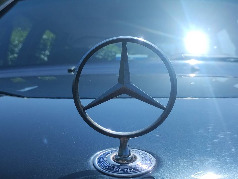 Image 14/14 of Mercedes-Benz E 280 T (1995)