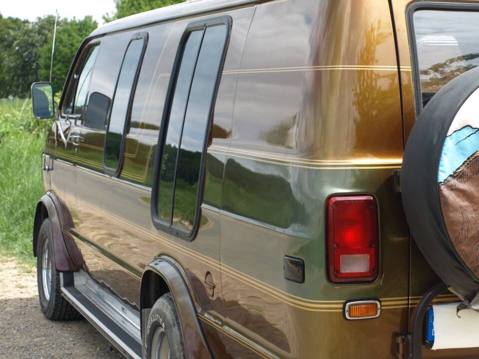 Immagine 50/143 di Dodge B 200 Sportsman (1978)