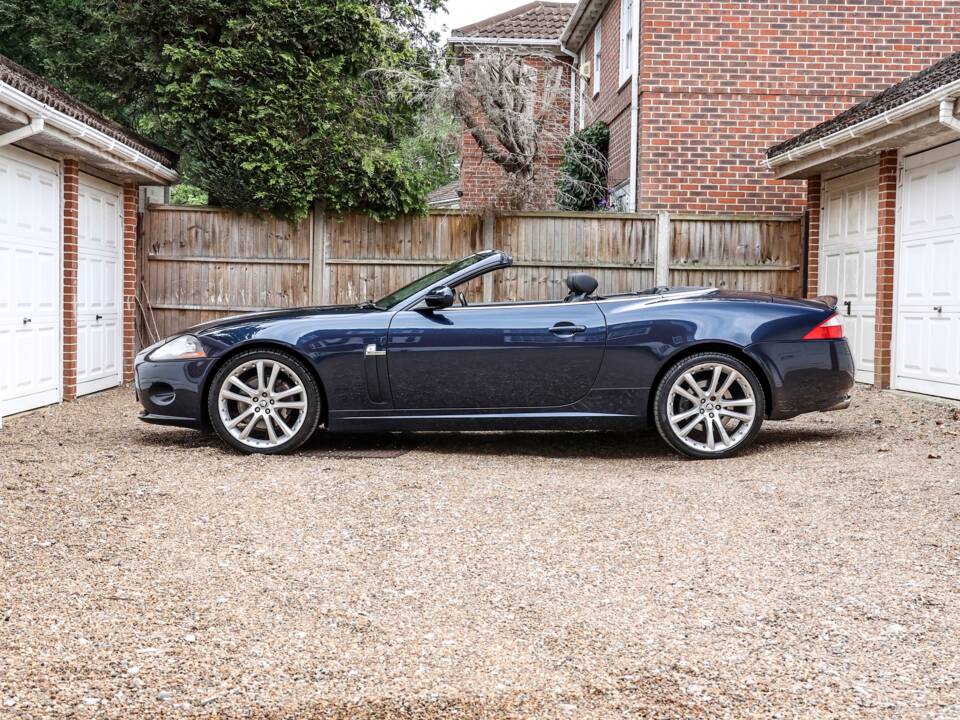 Image 7/32 de Jaguar XK 4.2 (2008)
