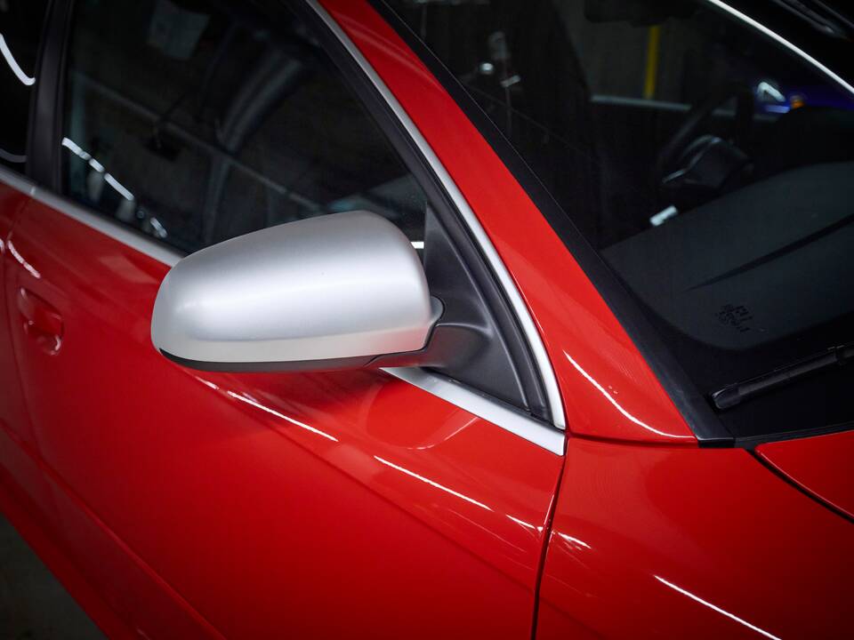 Image 29/95 of Audi RS4 Avant (2006)