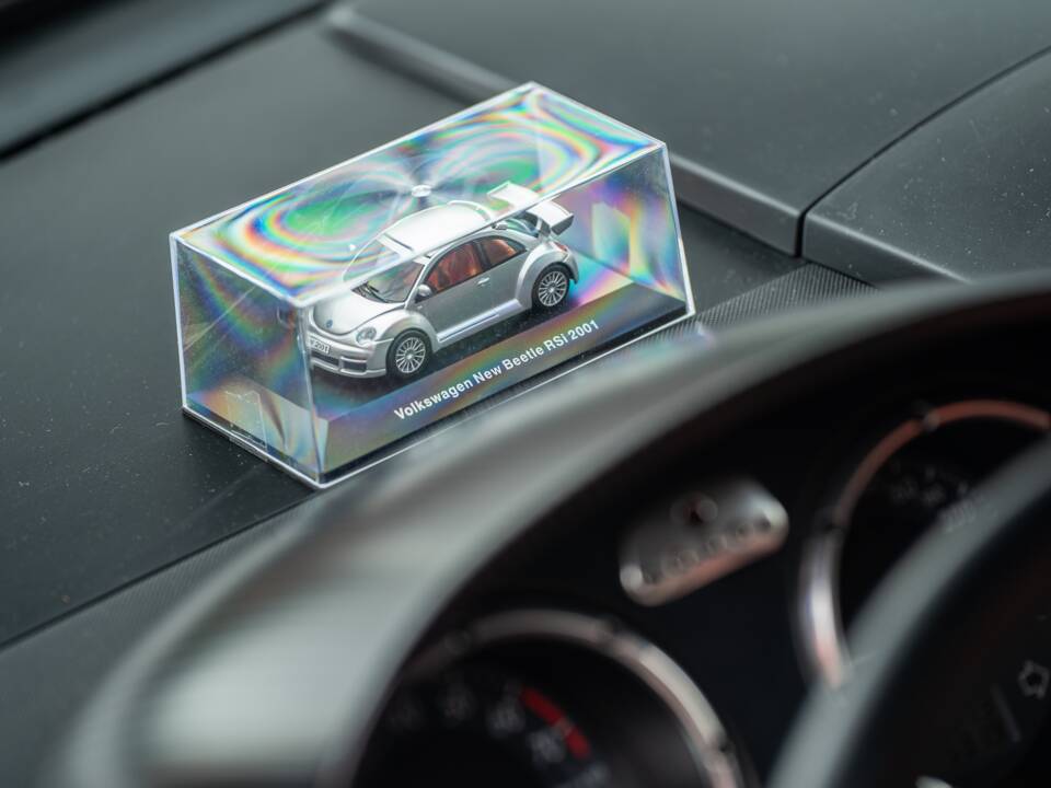 Image 32/48 of Volkswagen New Beetle RSI (2003)