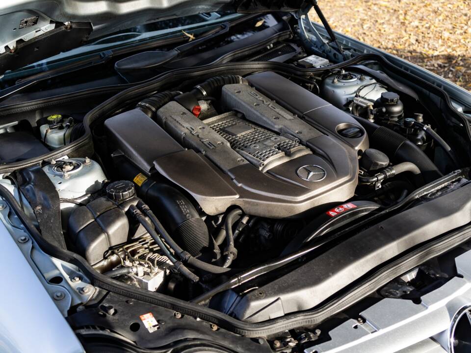 Image 5/45 of Mercedes-Benz SL 55 AMG (2004)