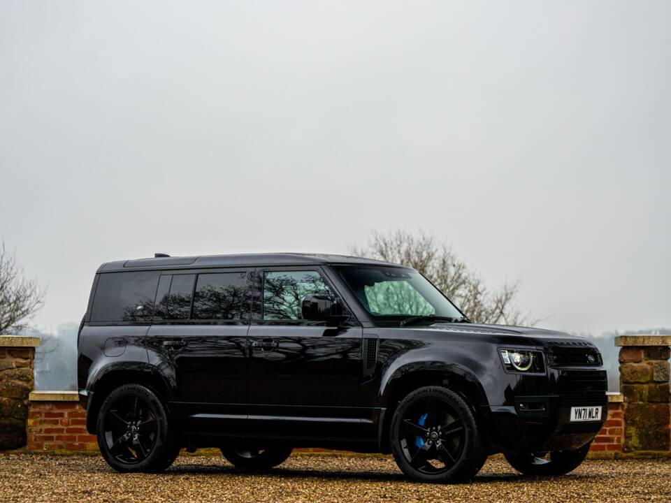 Image 45/50 of Land Rover Defender 110 V8 &quot;Bond Edition&quot; (2021)