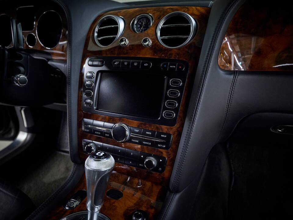 Image 56/100 of Bentley Continental Flying Spur (2008)