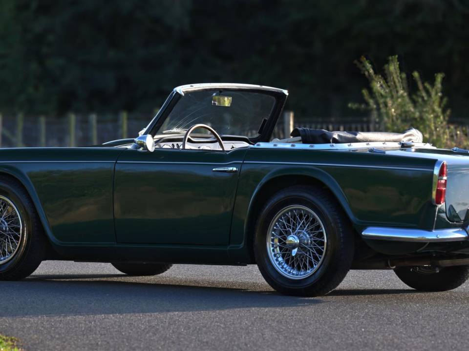 Image 14/50 de Triumph TR 4 (1900)