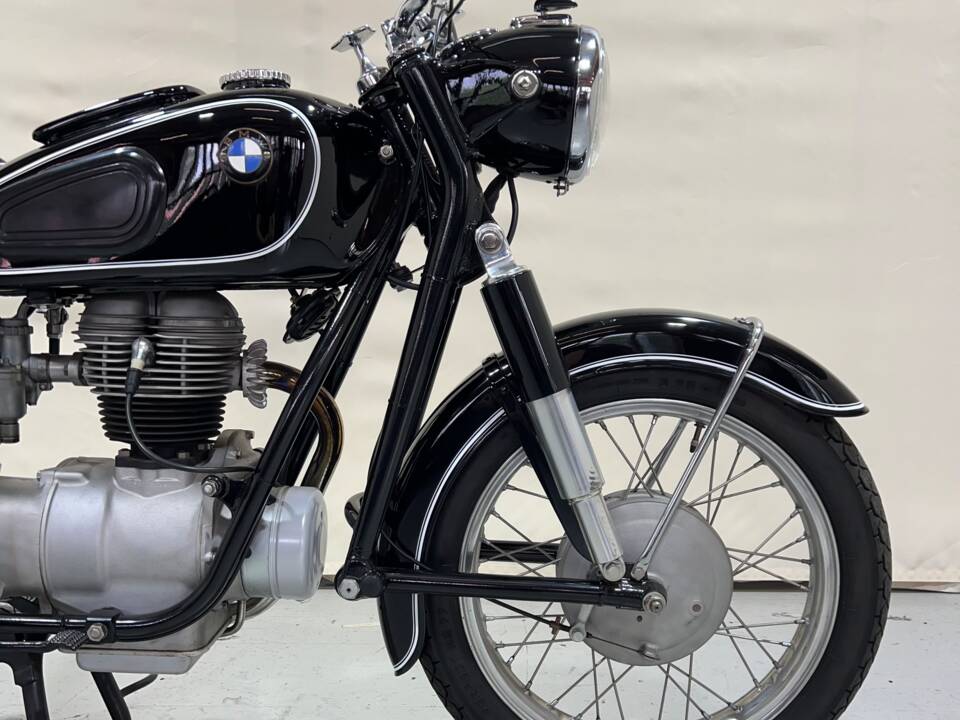 Afbeelding 2/16 van BMW R 26 (1958)