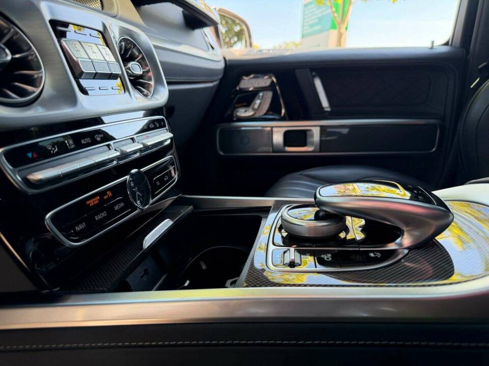 Image 16/28 de Mercedes-Benz G 500 (LWB) (2019)