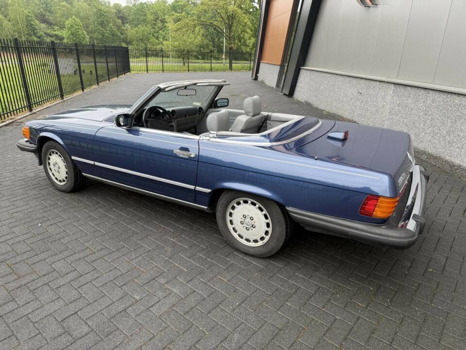 Image 6/46 de Mercedes-Benz 560 SL (1986)
