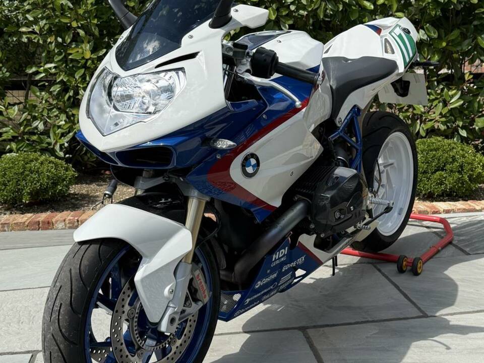 Image 4/10 of BMW HP2 Sport (2010)