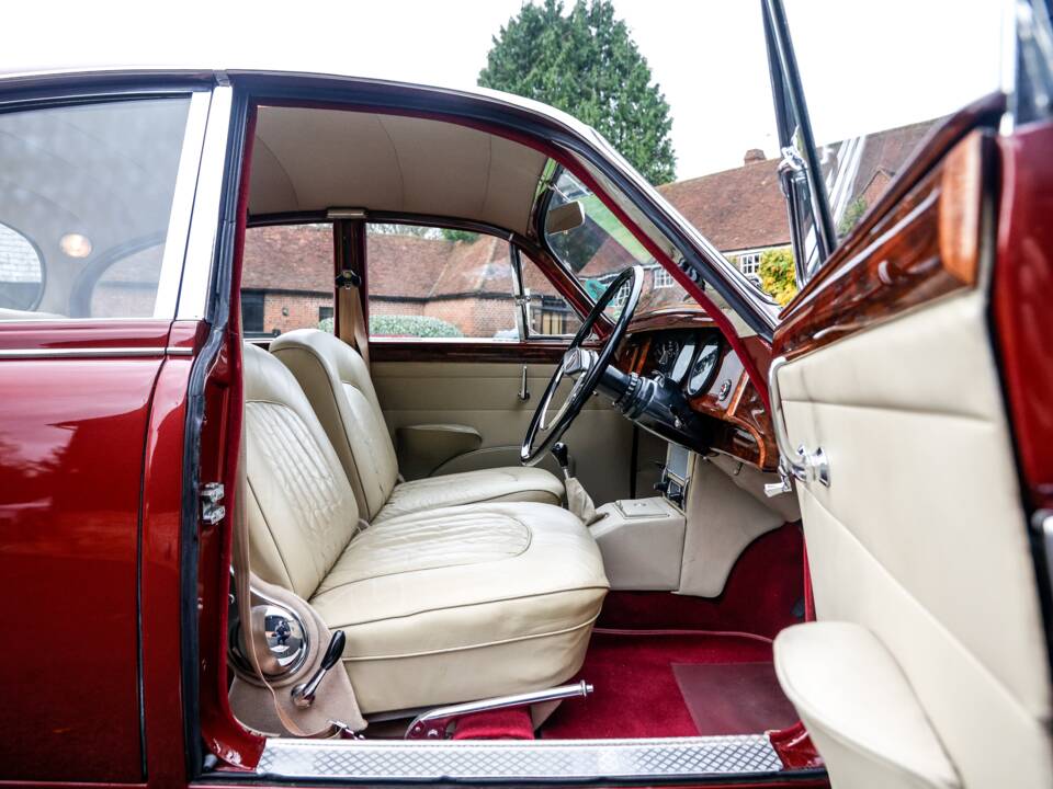 Image 29/42 of Jaguar Mk II 3.8 (1962)