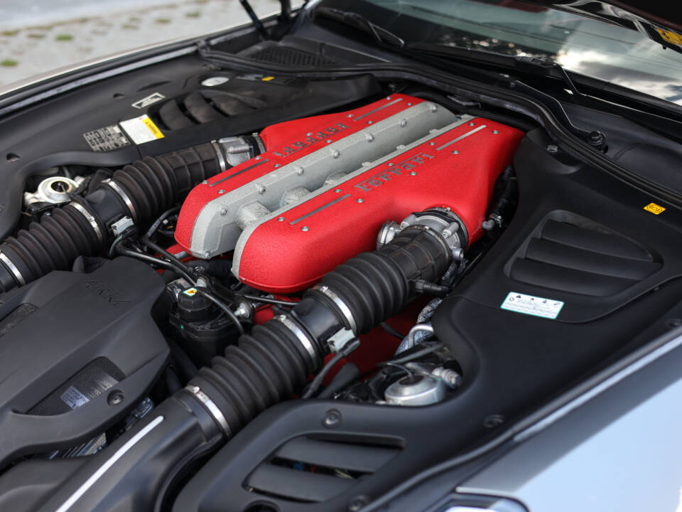 Immagine 27/61 di Ferrari GTC4Lusso (2017)