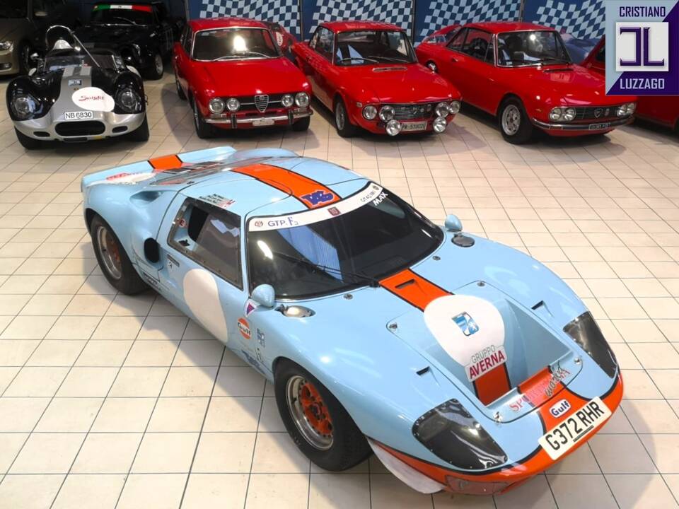 Image 12/50 of Ford GT40 (1966)