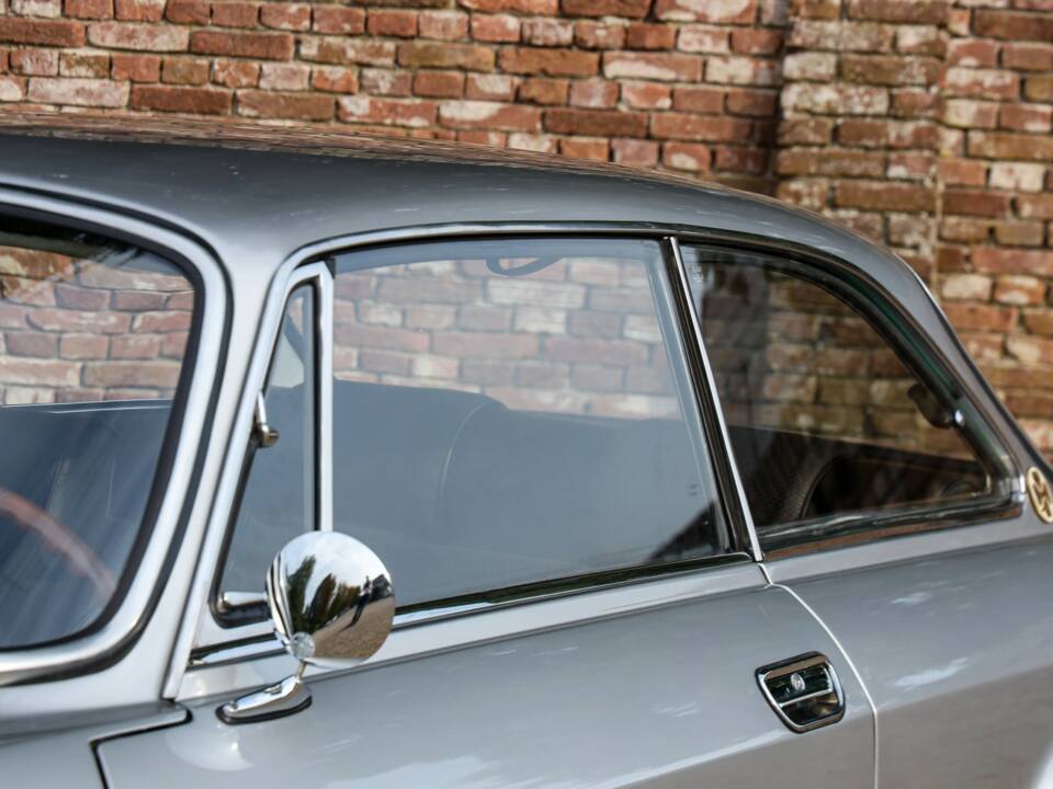 Afbeelding 15/50 van Alfa Romeo 1750 GT Veloce (1969)