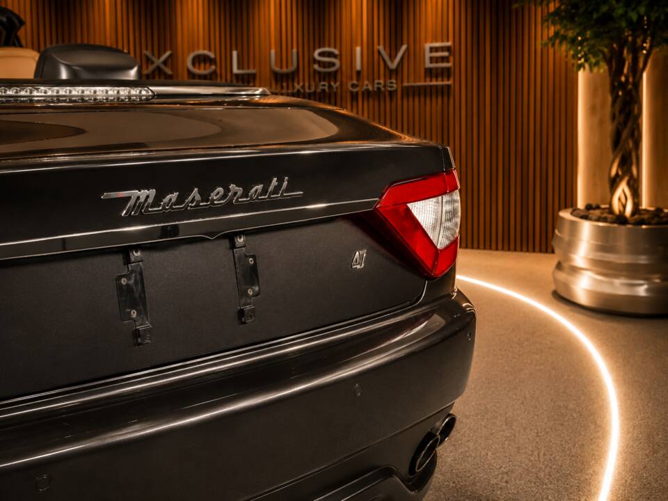 Bild 26/59 von Maserati GranCabrio 4.7 (2010)