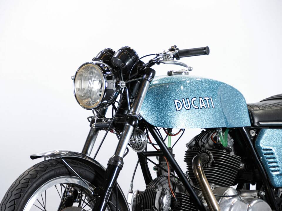 Image 34/50 of Ducati 750 GT (1972)
