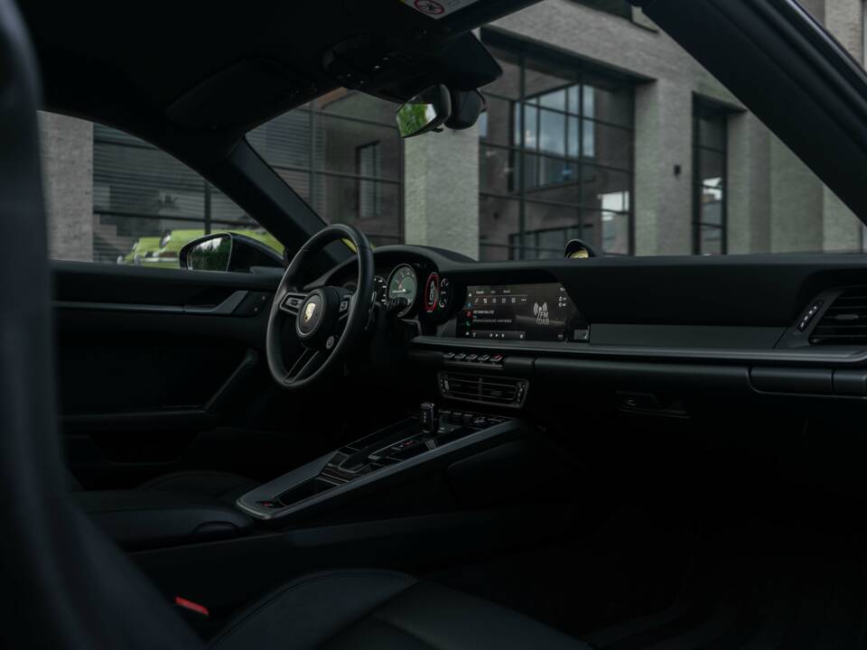 Image 25/30 of Porsche 911 Carrera (2022)
