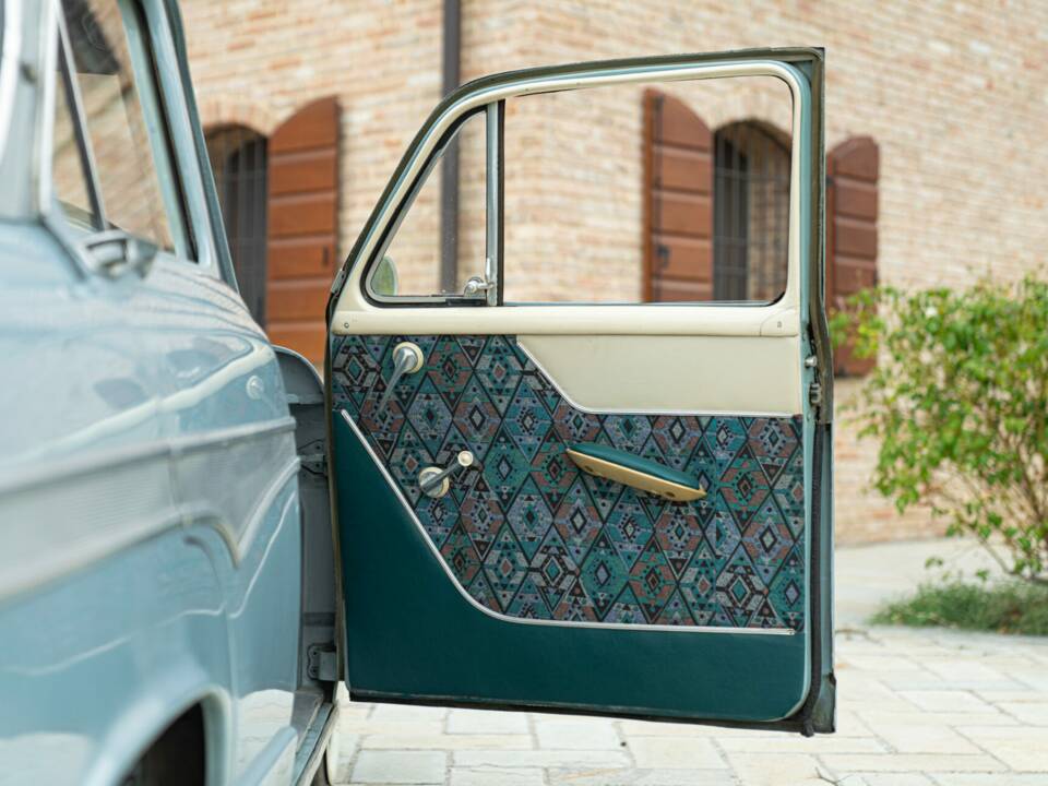 Afbeelding 41/50 van SIMCA Aronde P 60 Monthléry Spéciale (1960)