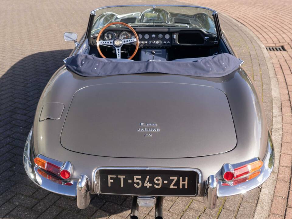 Immagine 8/8 di Jaguar E-Type 4.2 (1965)
