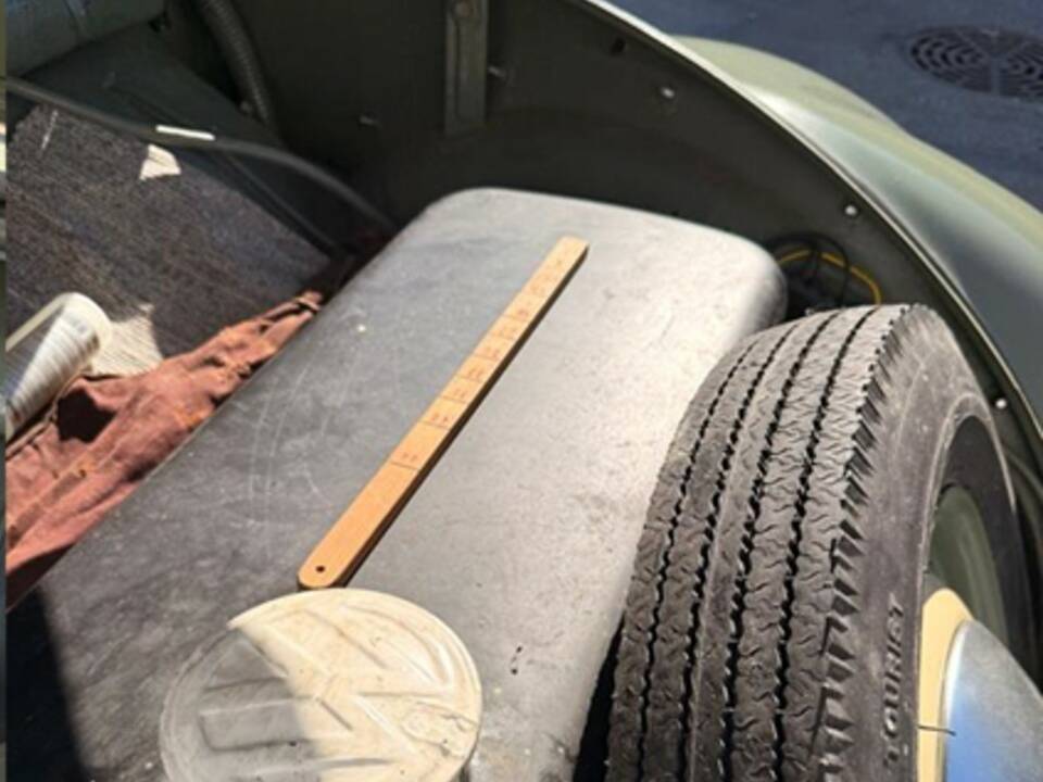 Image 31/49 of Volkswagen Beetle 1100 Standard (Brezel) (1950)